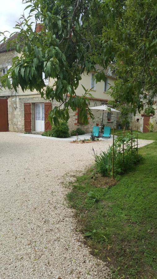Gite De La Pivarderie Senille Ngoại thất bức ảnh